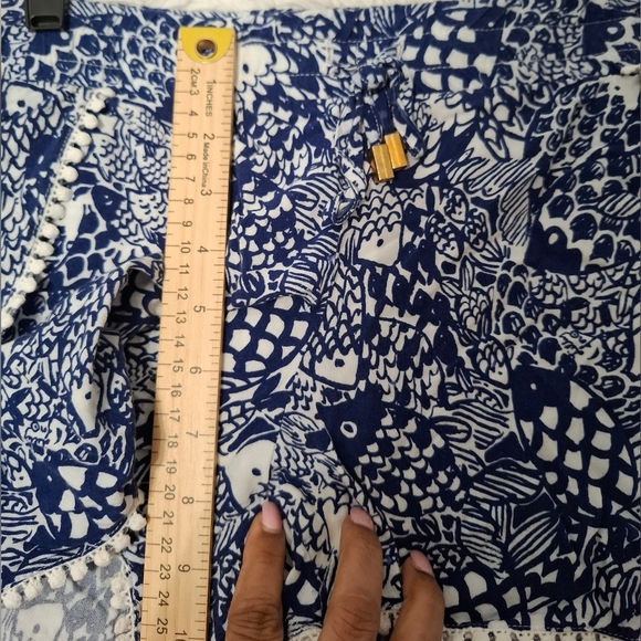Lilly Pulitzer Target women’s navy white pull on shorts Pom Poms size Medium - Picture 8 of 12